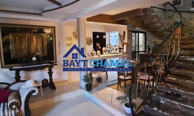 فيلا استثنائية للبيع في تطوان - 5 غرف — تطوان, إنارة - 2