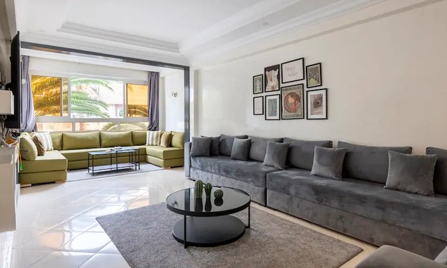 شقة للإيجار مع موقف سيارات في الطابق الأرضي