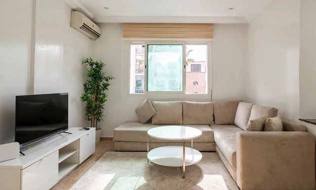 شقة للإيجار مع موقف سيارات في الطابق الأرضي