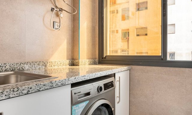 شقة للإيجار مع موقف سيارات في الطابق الأرضي - 2