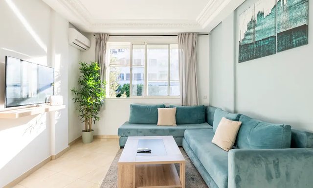 شقة للإيجار مع موقف سيارات في الطابق الأرضي