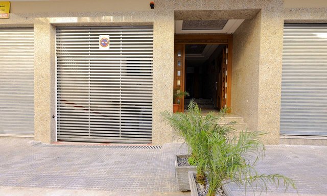 شقة للإيجار مع موقف سيارات في الطابق الرابع - 4