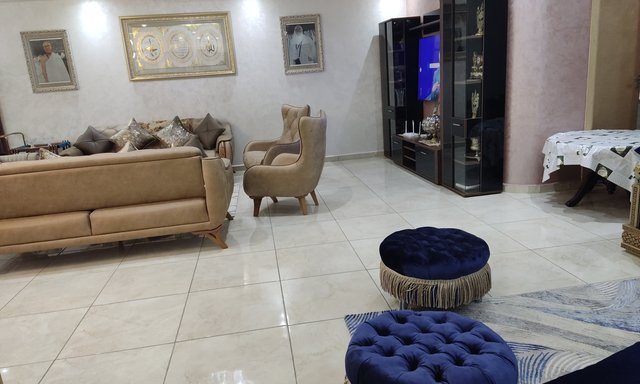شقة للبيع مع موقف سيارات في الطابق الثاني