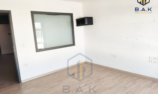 مكتب للإيجار مع تراس في الطابق الأول — القنيطرة, سنتر - 9