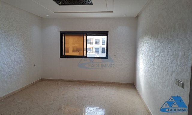 Apartamento nuevo en venta con parking — Kenitra, El Haddada