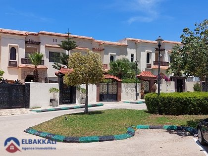 Villa en alquiler con piscina y tres pisos — Tánger, Malabata - 20