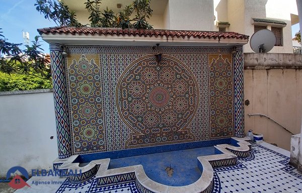 Villa à vendre avec piscine et trois étages — Tanger, Val Fleuri