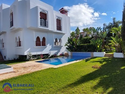 Villa à vendre avec piscine et trois étages — Tanger, Jbel Kbir