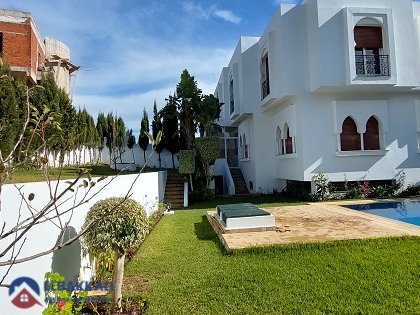 Villa à vendre avec piscine et trois étages — Tanger, Jbel Kbir - 2