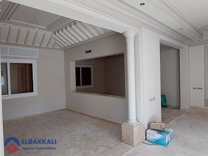 Villa à vendre avec piscine et trois étages — Tanger, Jbel Kbir - 6