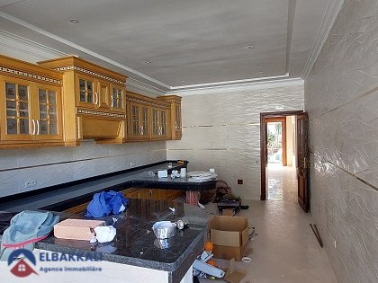 Villa à vendre avec piscine et trois étages — Tanger, Jbel Kbir - 11