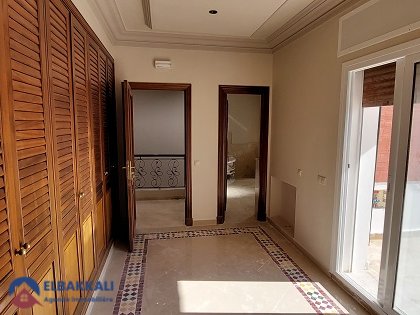 Villa à vendre avec piscine et trois étages — Tanger, Jbel Kbir - 13