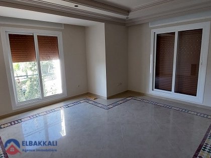 Villa à vendre avec piscine et trois étages — Tanger, Jbel Kbir - 15