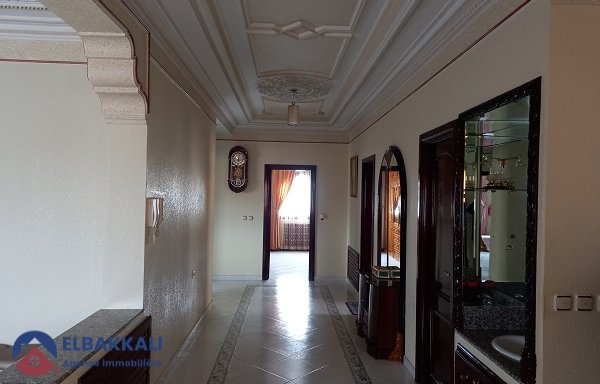 Villa à vendre avec terrasse et trois étages — Tanger, Centre ville - 8