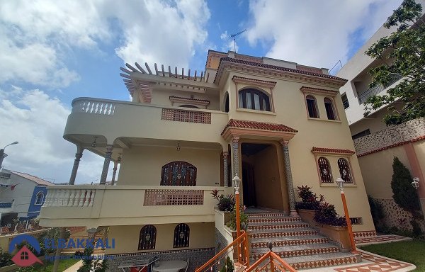 Villa à vendre avec terrasse et trois étages — Tanger, Centre ville - 16