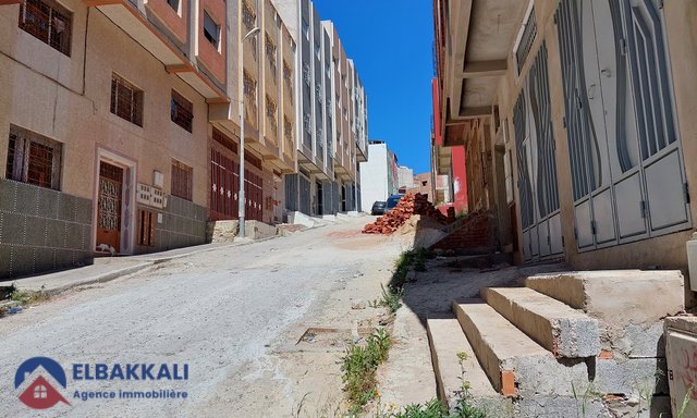 Terrain titré en lotissement à vendre — Tanger, Jirrari - 2