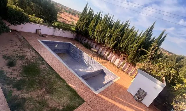 Villa for sale in Idaouguerd with pool - 4 bedrooms, 900 m². — Essaouira, Idaougard - 2