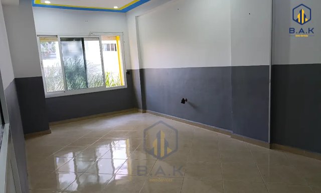 مكتب للإيجار مع تراس في الطابق الأول — القنيطرة, لا فيل أوت