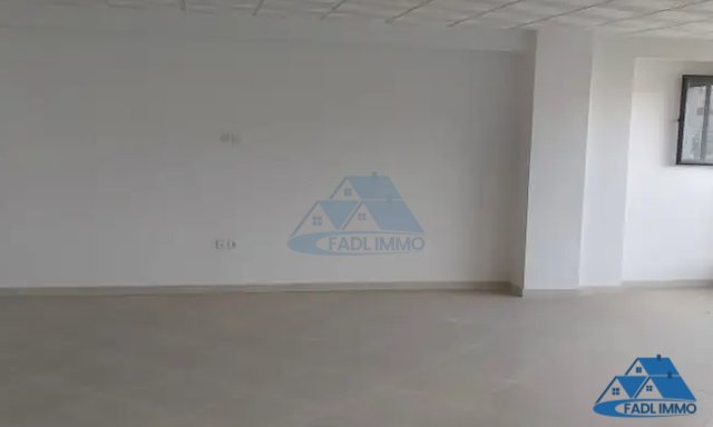 Bureau à louer avec parking au premier étage — Kénitra, Khabazat - 3
