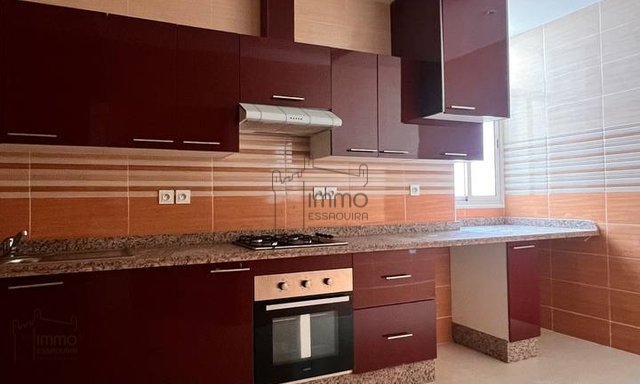 للبيع: شقة 3 غرف في حي المستقبل