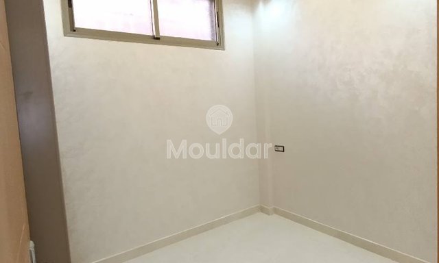 شقة واسعة للإيجار في الدار البيضاء، سيدي معروف - 4 غرف نوم - 3