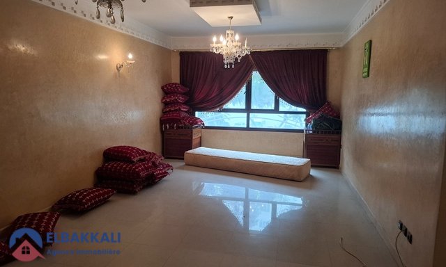 Apartamento en venta con balcón en el primer piso — Tánger, Iberie - 2