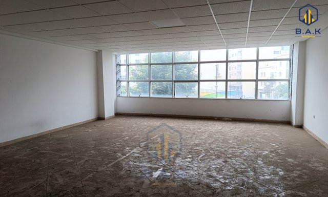 مكتب جديد للإيجار مع موقف سيارات في الطابق الأول — القنيطرة, سنتر - 5