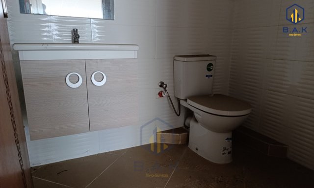 مكتب جديد للإيجار مع موقف سيارات في الطابق الأول — القنيطرة, سنتر - 6