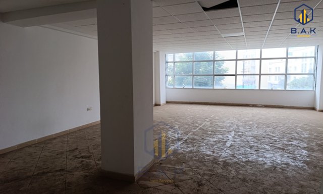 مكتب جديد للإيجار مع موقف سيارات في الطابق الأول — القنيطرة, سنتر - 4