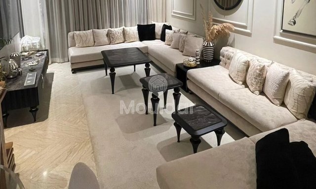 Διαμερίσμα εν ανανέωση 3 δωματίων προς πώληση στη CFC