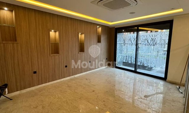 محل تجاري للبيع في الدار البيضاء - بالمير، 190 م². - 2