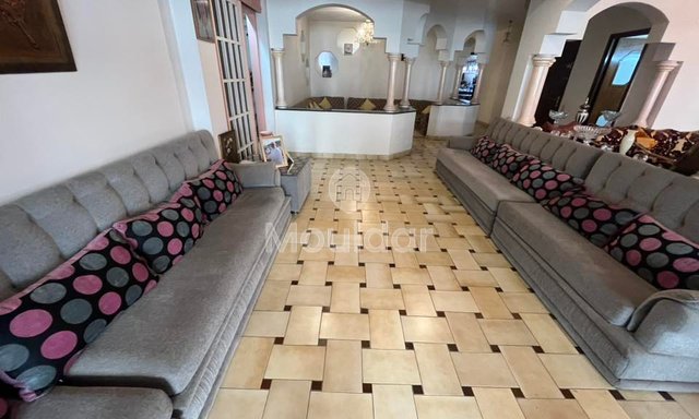 Large apartment to renovate in the Gauthier neighborhood - 2