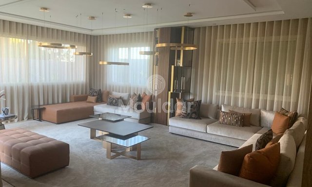 Patrimoine Real Estate biedt te huur een villa met zwembad in Bouskoura – 4 ruime slaapkamers - 2
