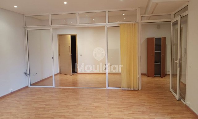 مكتب للإيجار في مركز الدار البيضاء - 79م² للاكتشاف