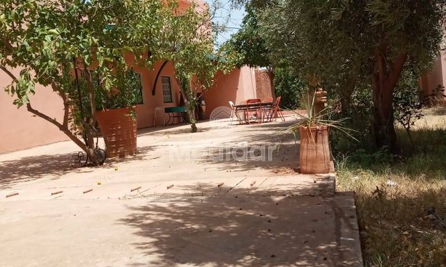 رياض استثنائي للبيع في مراكش - 8 غرف واسعة