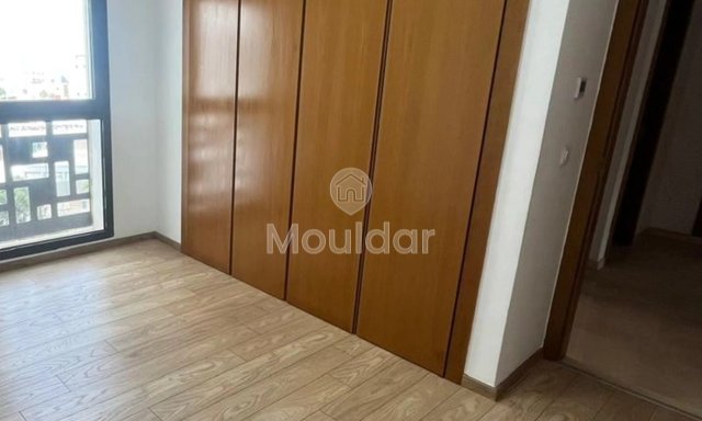 شقة رائعة للإيجار في مدينة كازابلانكا المالية - 230م² - 3