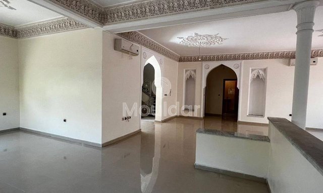 Sale of Luxurious Villa with 5 Bedrooms in Marrakech - Targa