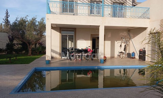 فيلا ساحرة للإيجار في مراكش مع 3 غرف نوم واسعة