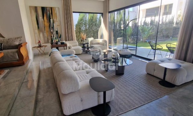 Villa Spacieuse à Vendre à Casablanca : 4 Chambres Élégantes