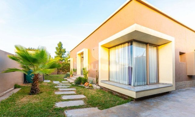 Villa de Luxe à Marrakech : 3 Chambres dans un Écrin