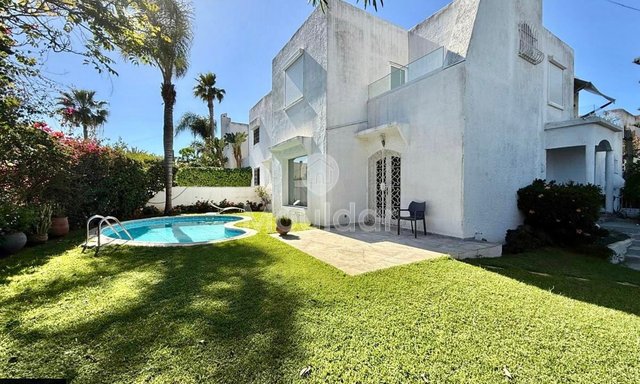 Villa Élégante à Vendre à Aïn Diab, Casablanca - 600 m²