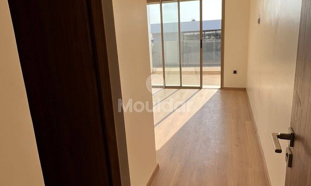 Spacious Apartment in Dar Bouazza: Experience Comfort - 3