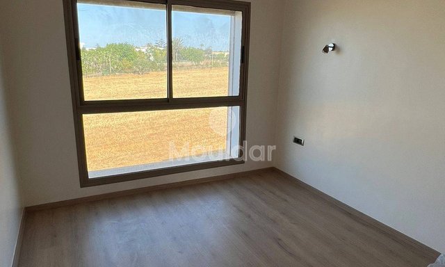 Spacious Apartment in Dar Bouazza: Experience Comfort - 4