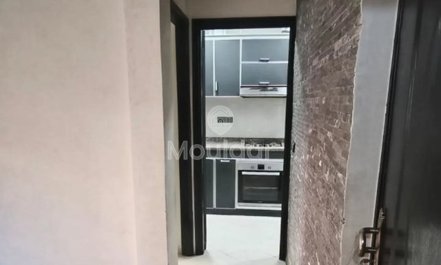 Eva Diamond
Sindibad Kénitra okulunun yanındaki Vallon'da, ilk katta kiralık daire
2 yatak odası, 1 oturma odası, mutfak - 4