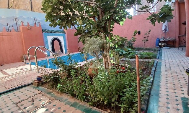 Prachtige villa te koop, gelegen in een zeer rustige wijk op slechts 5 minuten rijden van Carrefour Targa. - 3