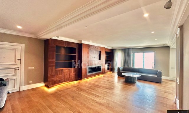 Casablanca Racine'de 3 Yatak Odalı Geniş Daire Kiralık