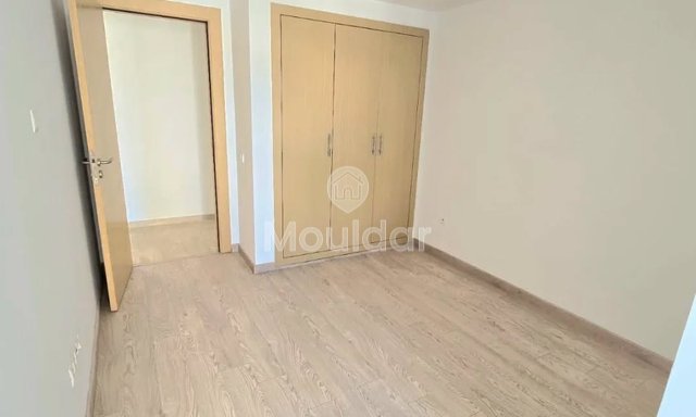 شقة حديثة للإيجار في مدينة المالية بالدار البيضاء - 3 غرف نوم - 4