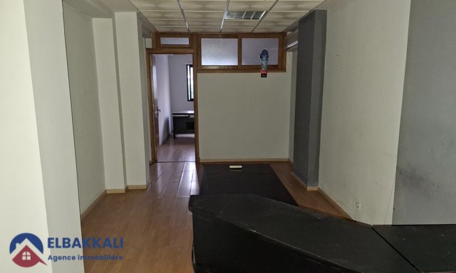 Bureau à vendre à Tanger : 80m² avec 4 pièces — Tanger, Administratif - 2