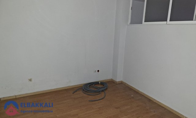 Oficina en venta en Tánger: 80m² con 4 habitaciones — Tánger, Administratif - 7