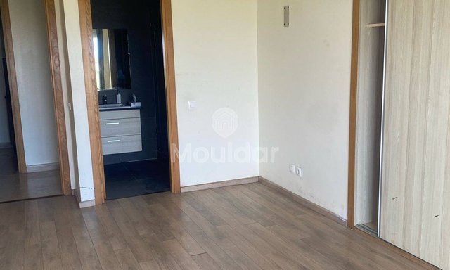 For sale: Modern 2-bedroom apartment in Dar Bouazza - 3